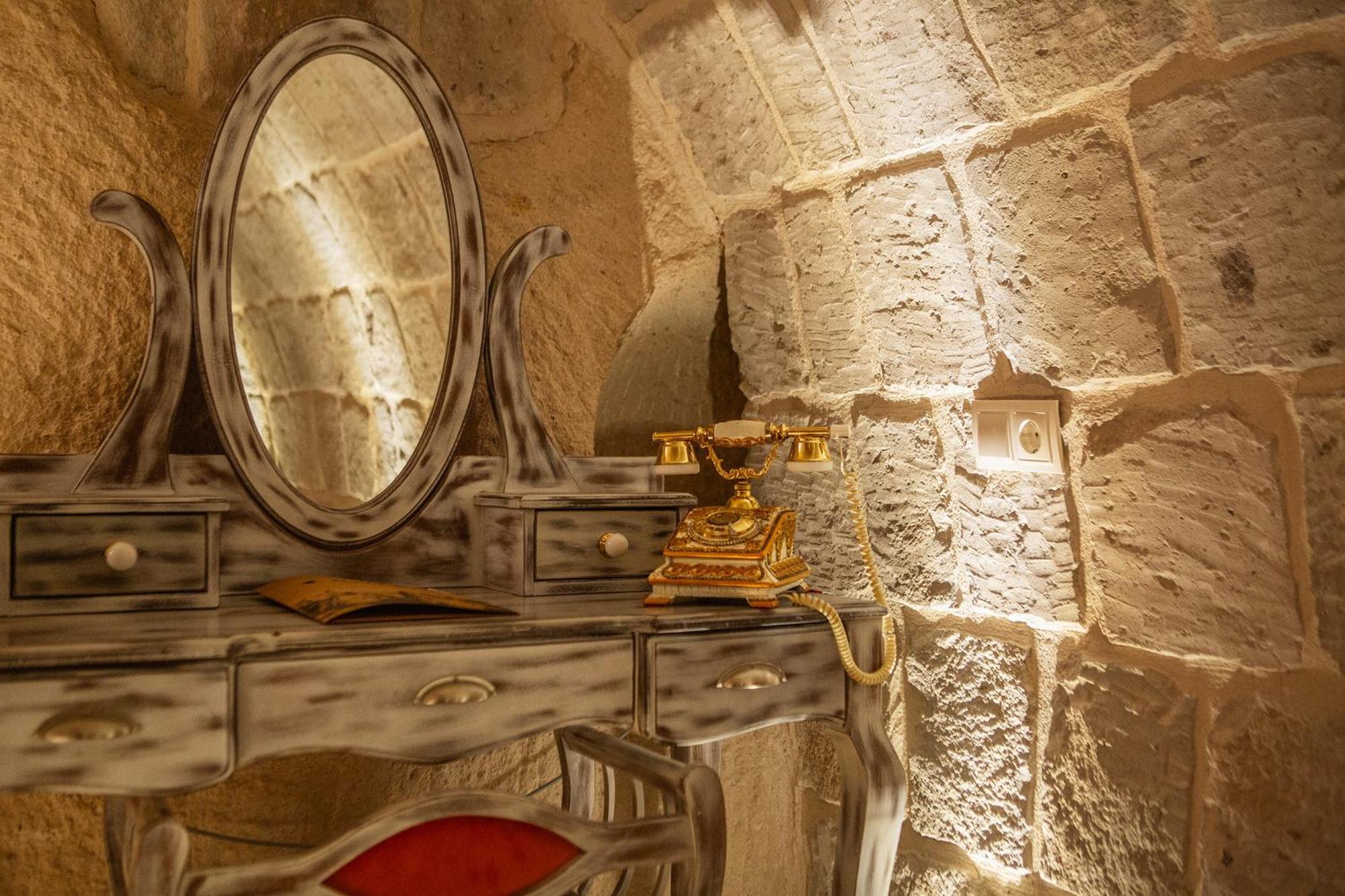 Karlik Cave Suite Cappadocia Üchisar Exteriér fotografie
